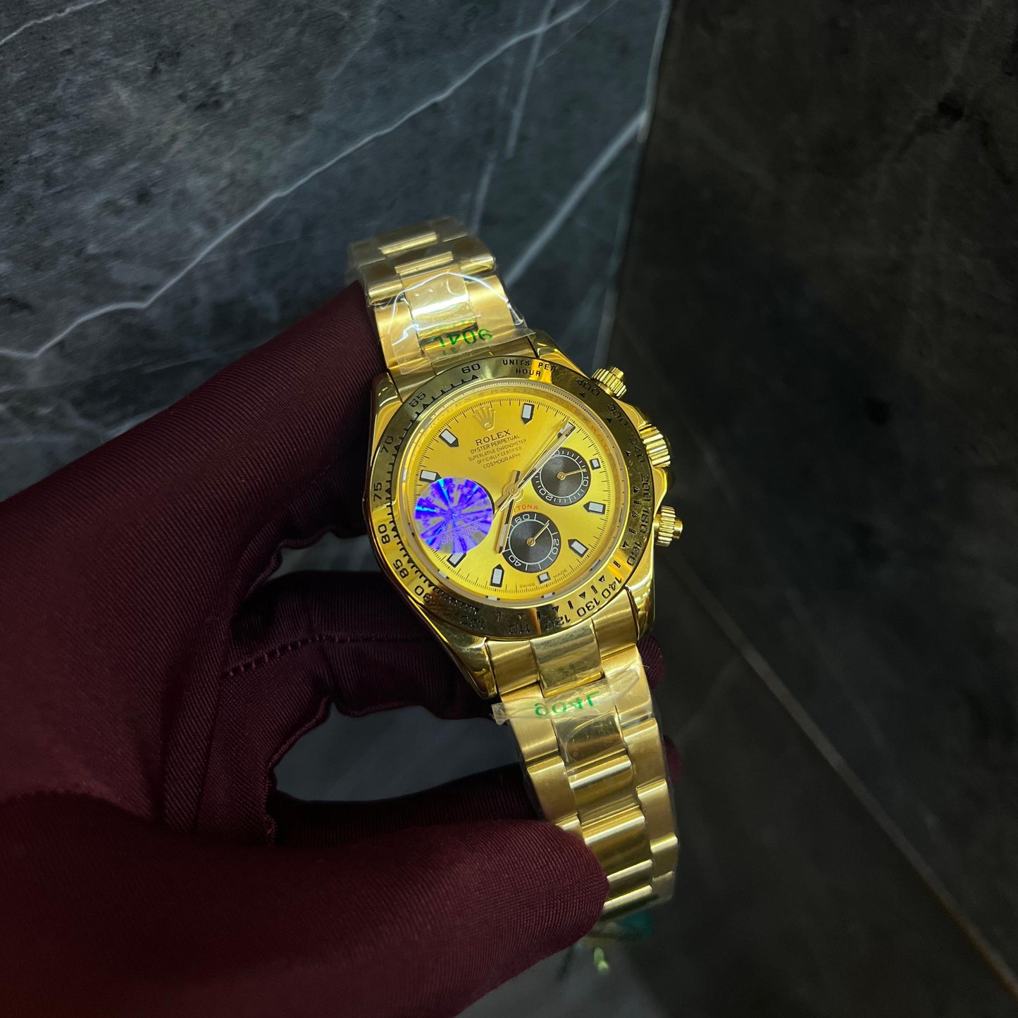 Rolex Daytona Gold Chain Chain Gold Dial Chronograph