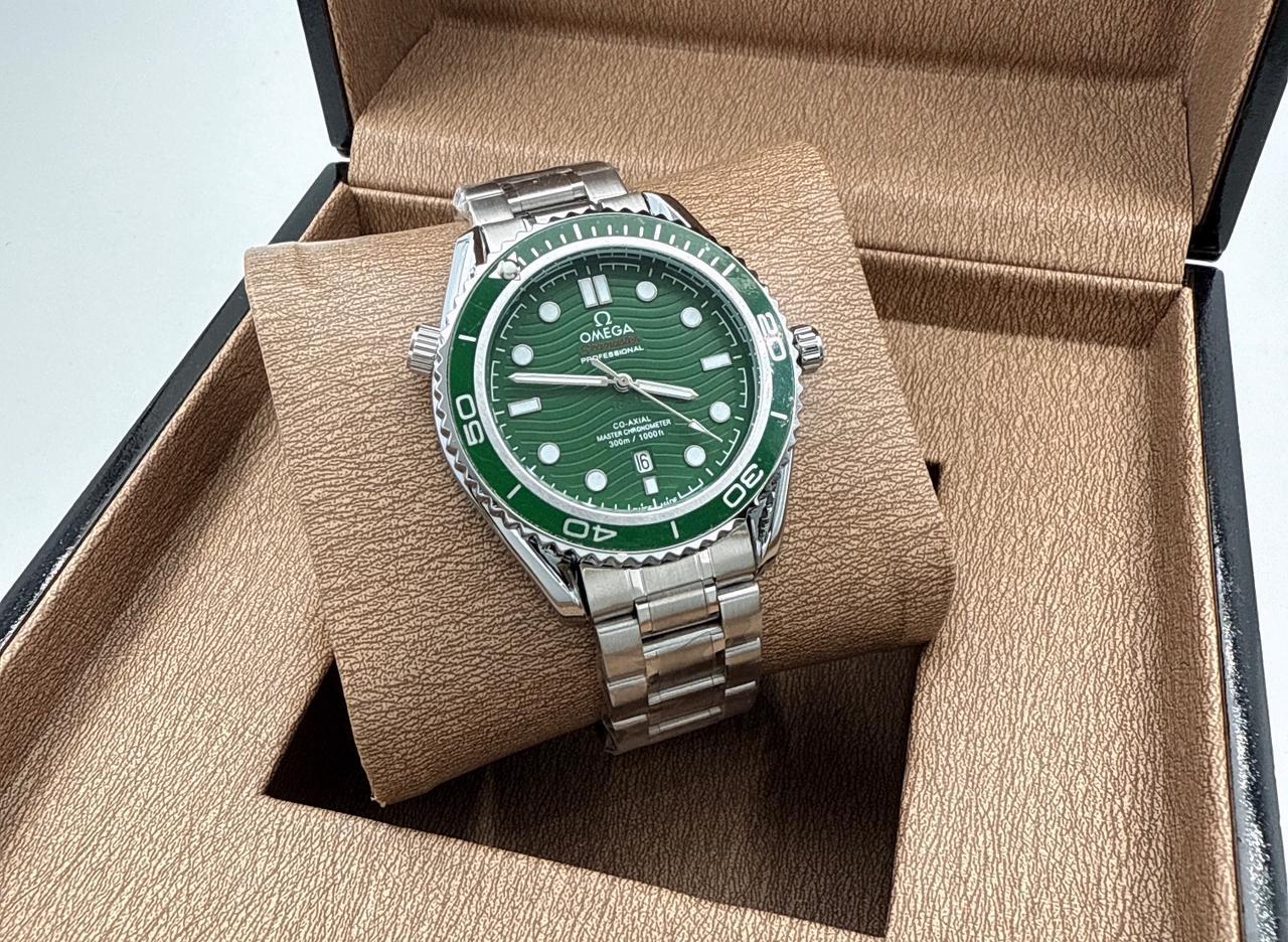 Green Dial Chain Watch