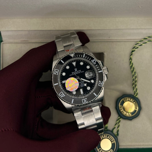 Submariner Date, stainless steel case and a black dial